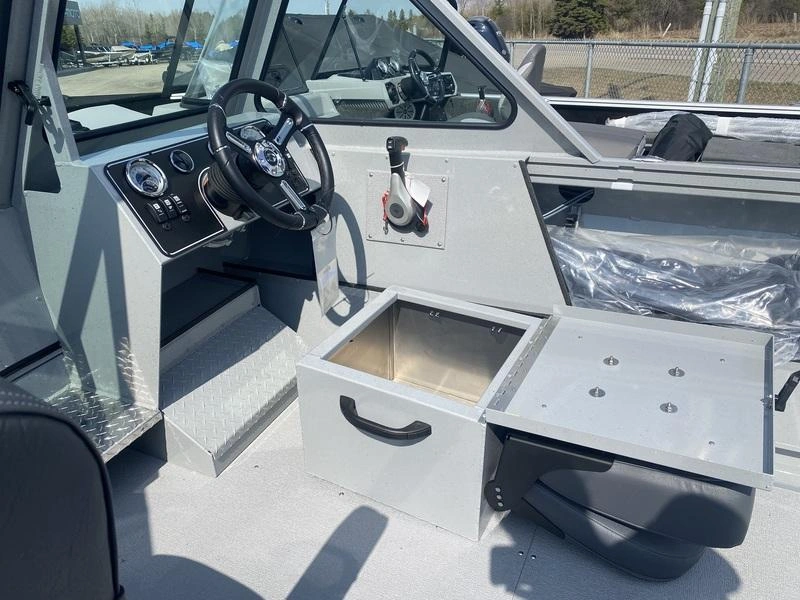 2025 Smoker-craft Pro Sportsman 1872 Dc alt