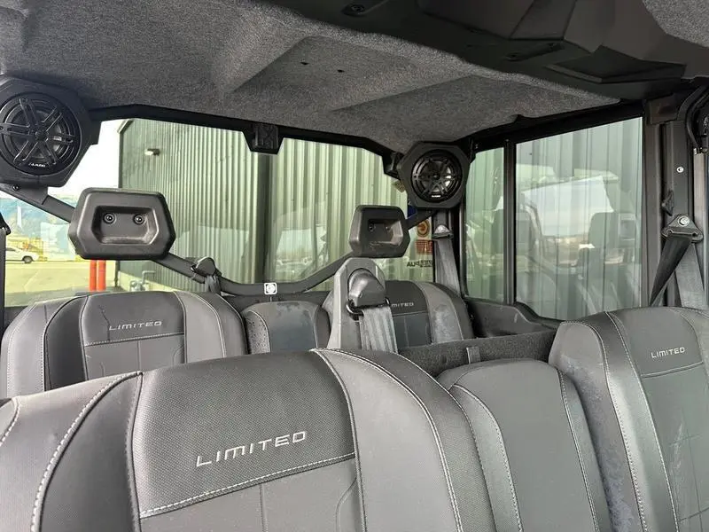 2026 Can-Am DEFENDER MAX LIMITED HD11