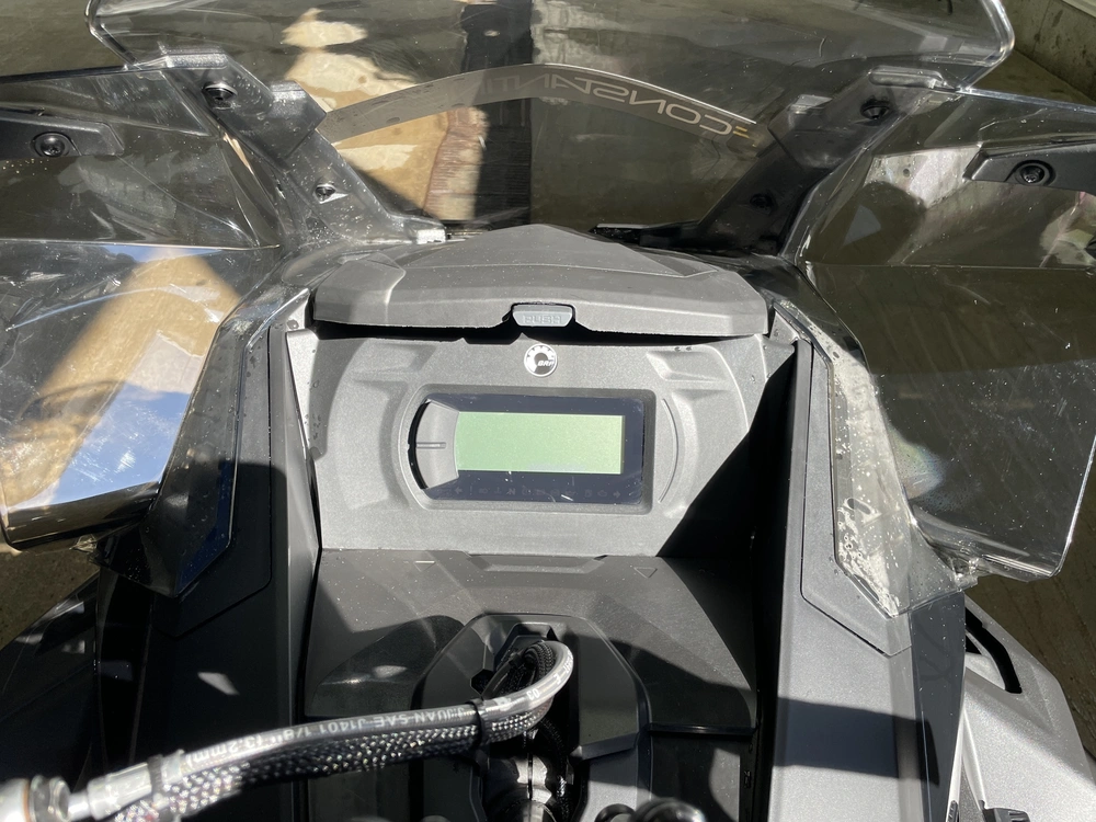 Ski-doo Renegade Adrenaline 900 Ace Turbor 2026 alt