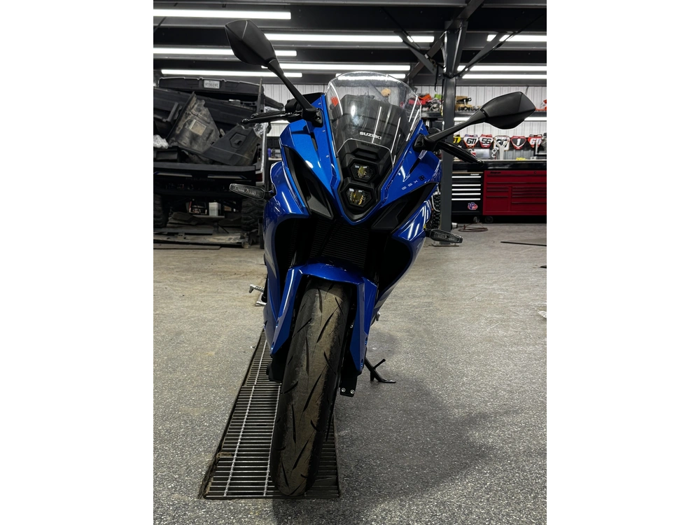 2024 Suzuki Gsx-8rm4 alt