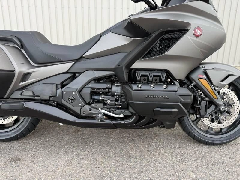 2026 Honda Gold Wing alt