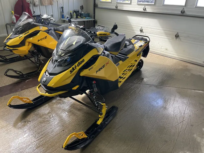 2024 Ski-Doo MXZ X 850 E-Tec 137