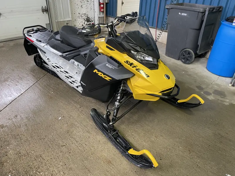 2025 Ski-Doo MXZ Sport 600 EFI 137"