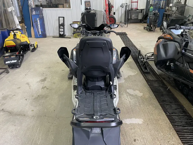 Ski-Doo Grand Touring Sport 900 ACE 2026