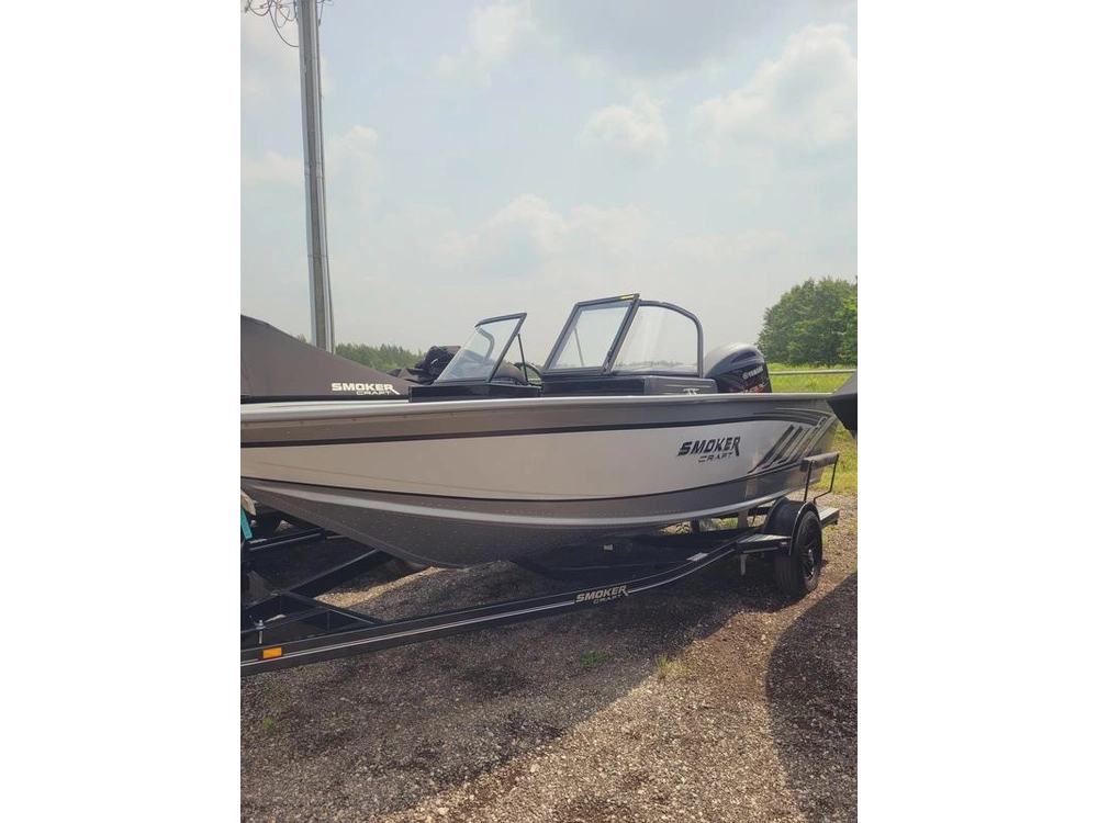 2023 Smoker-craft Ultima 182 alt