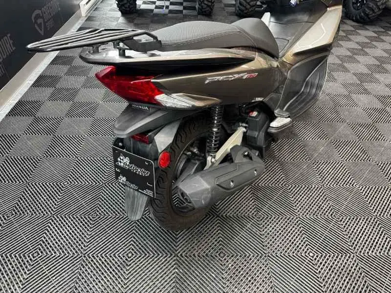 2015 Honda PCX 150 thumbnail 16