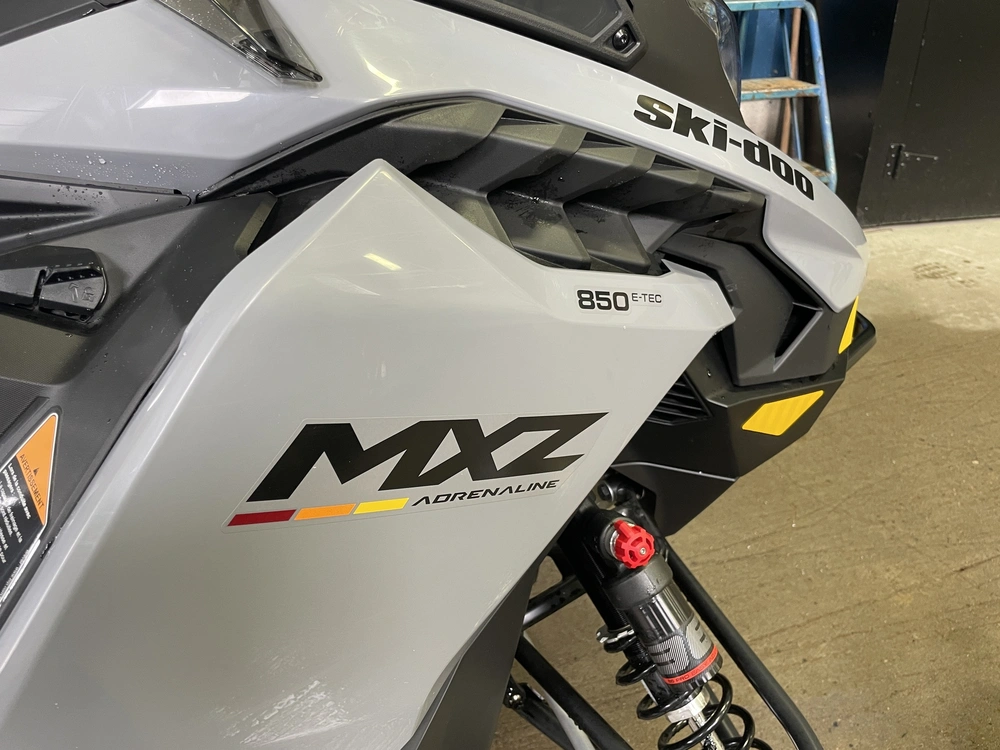 Ski-doo Mxz Blizzard 850 Etec 137" 2025 alt