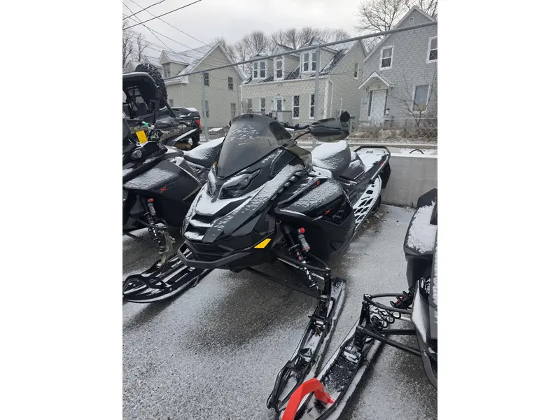 Ski-Doo Renegade XRS 900 ACE Turbo R 2025