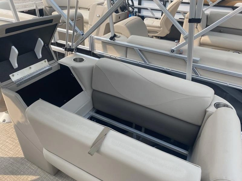 2023 Legend Boats Q-series Le 19 Lounge alt