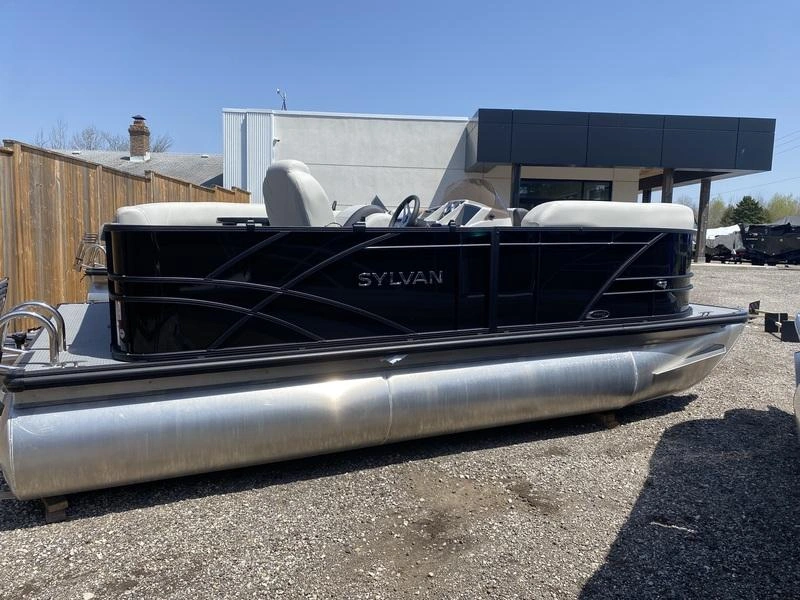 2025 Sylvan Mirage 818 Cruise alt