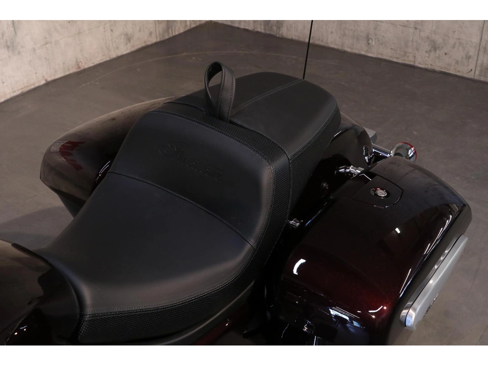 2026 Indian Motorcycle Challenger Limited alt