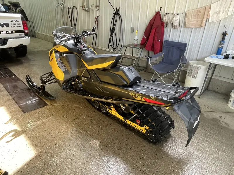 Ski-Doo MXZ Adrenaline 850 Etec 137" 2025