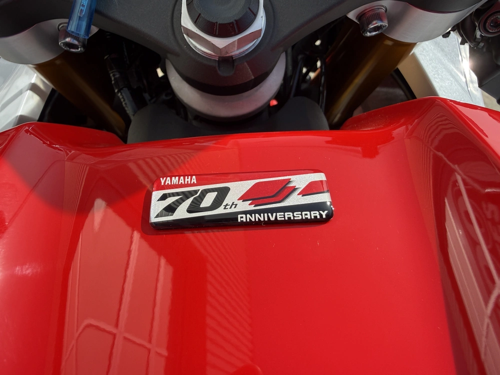 Yamaha Yzf-r7 70e Anniversaire 2026 alt