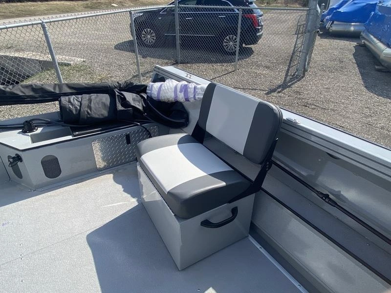 2025 Smoker-craft Pro Sportsman 1872 Dc alt