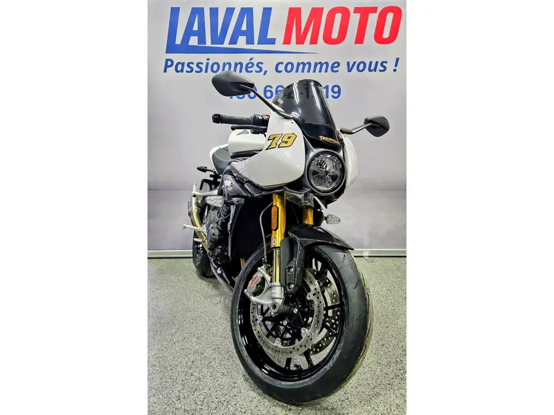 2023 Triumph SPEED TRIPLE 1200 RR thumbnail 2