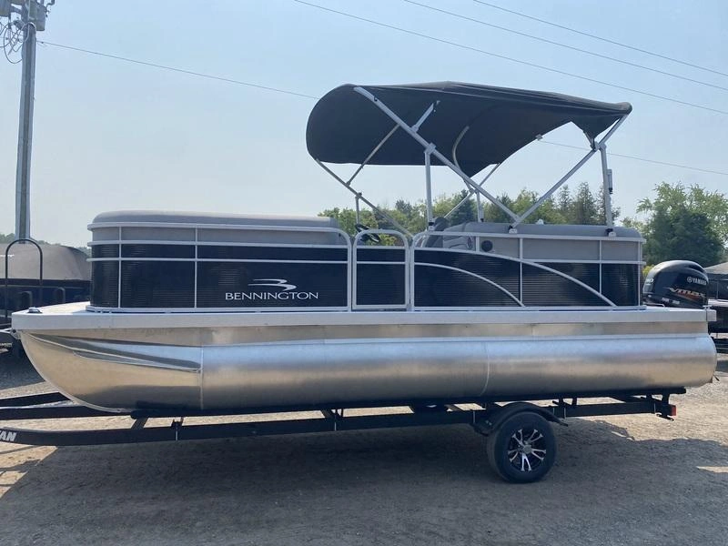 2023 Bennington Marine 20 Svsr alt