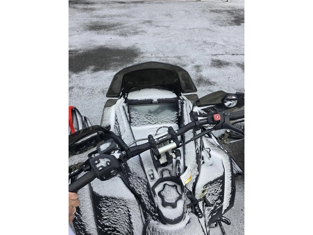 2025 Ski-doo Renegade Xrs 900 Ace Turbo R