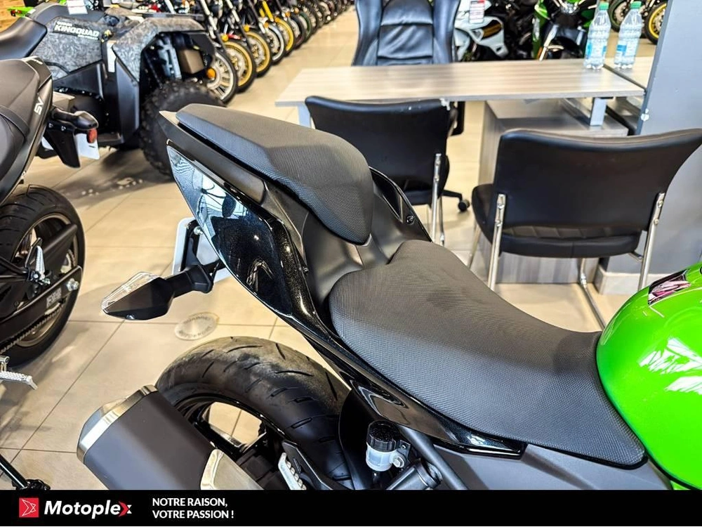 Kawasaki Z400 *2337 Km* 2023 alt