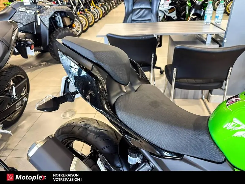 Kawasaki Z400 *2337 KM* 2023