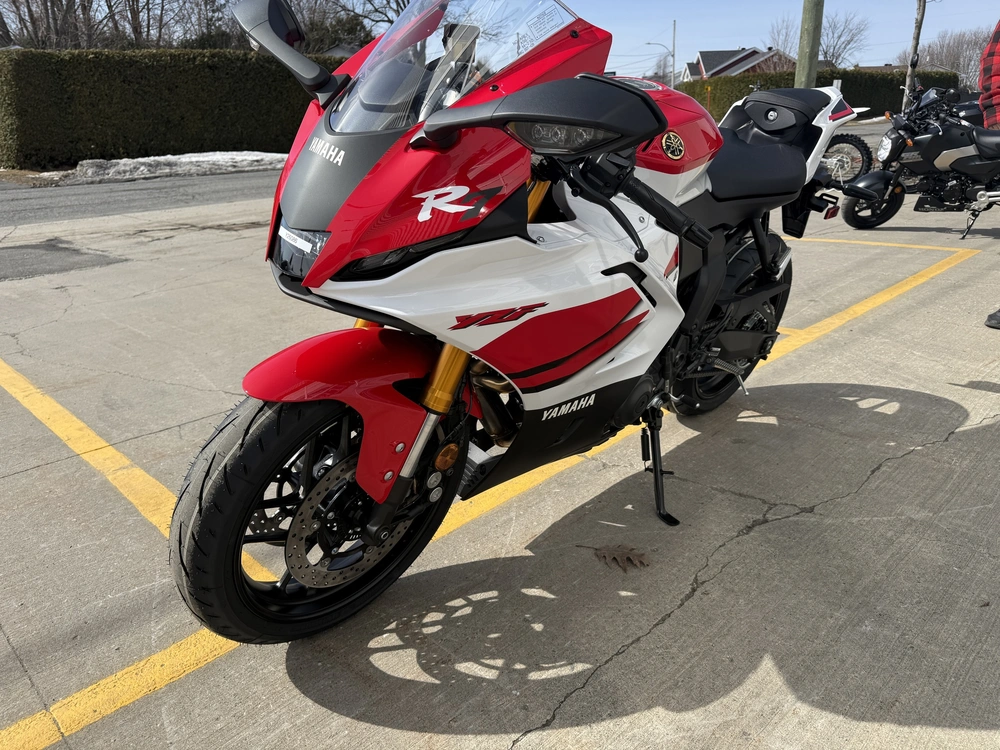 Yamaha Yzf-r7 70e Anniversaire 2026 alt