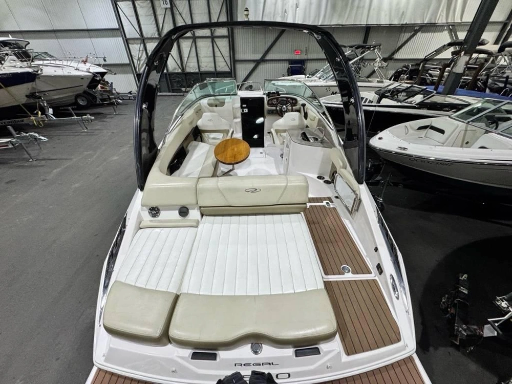 2011 Regal 2550 alt