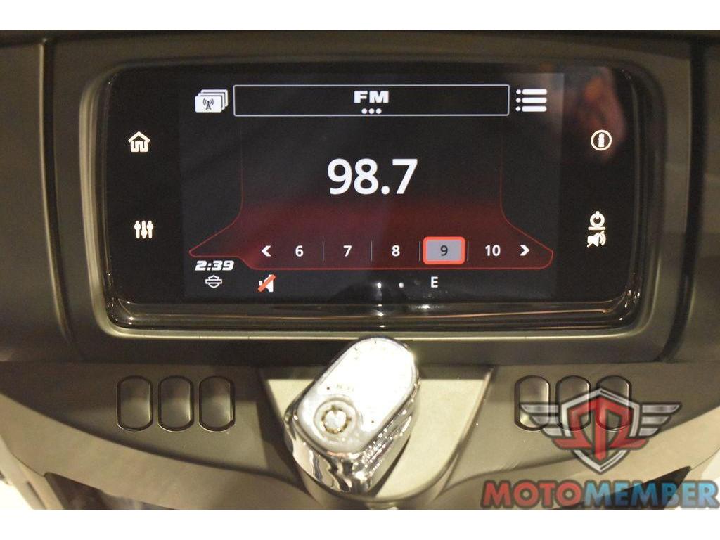 2020 Harley-Davidson Street Glide Base for Sale