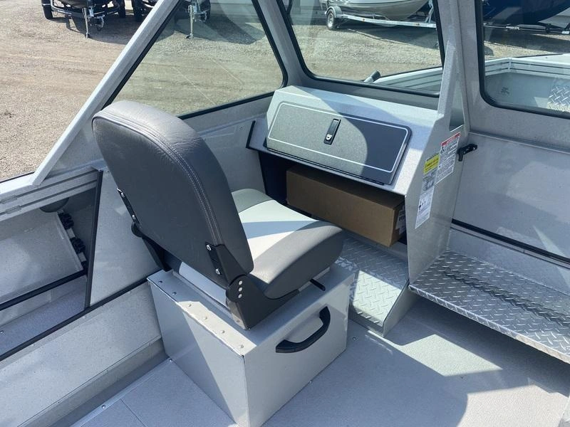 2025 Smoker-craft Pro Sportsman 1872 Dc alt