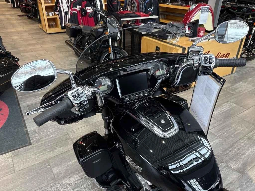 2025 Indian Motorcycle Roadmaster Powerplus Limited With 112ci + Rider Assist Package alt