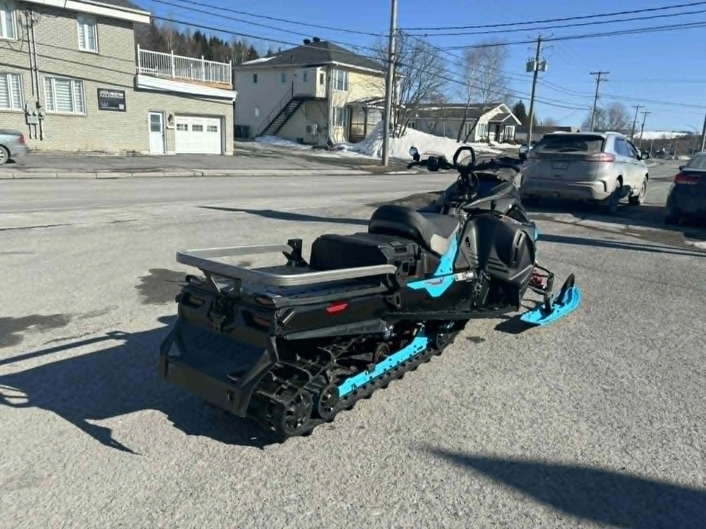 Ski-doo Commander Re 900 Ace Turbo R Powdermax 1.75'' E.s. W/ 10.25'' Touchscreen 2026 alt