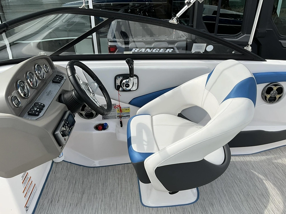 2015 Regal 1900 Esx alt