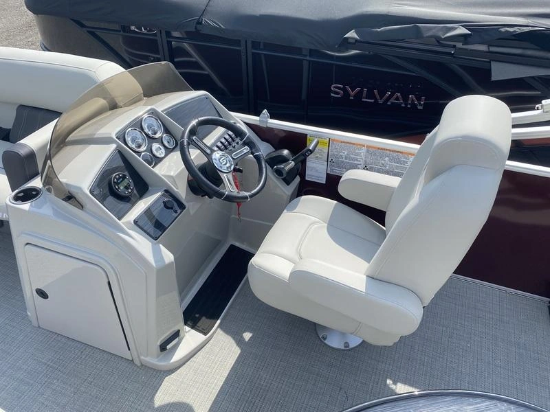2024 Sylvan Mirage 820 Cruise alt