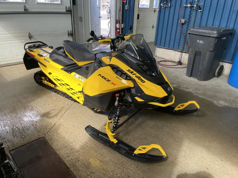 2024 Ski-Doo MXZ X 850 E-Tec 137