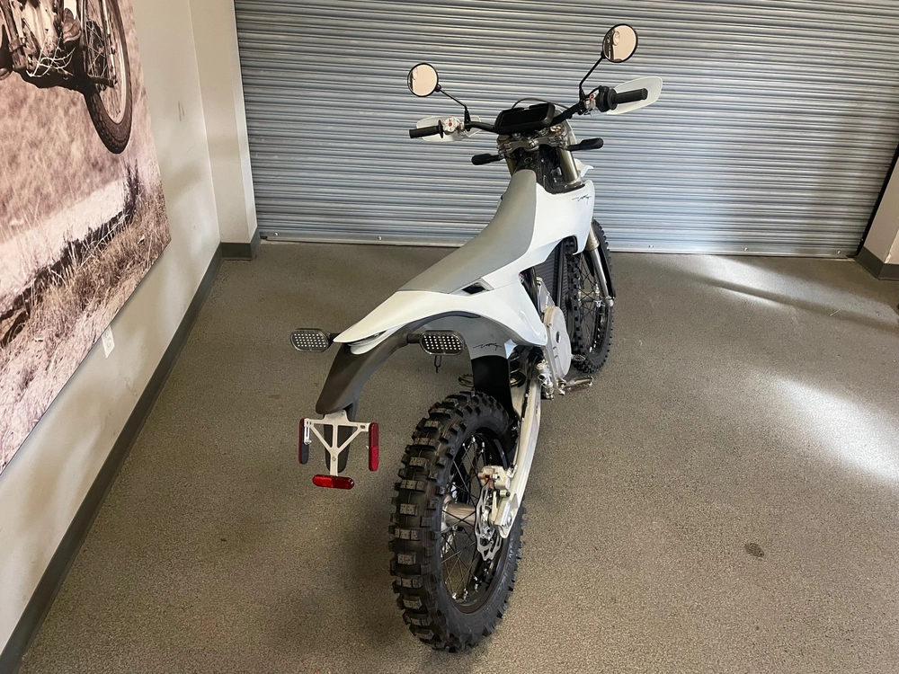 2026 Stark Future Stark Varg Ex 60hp - White alt