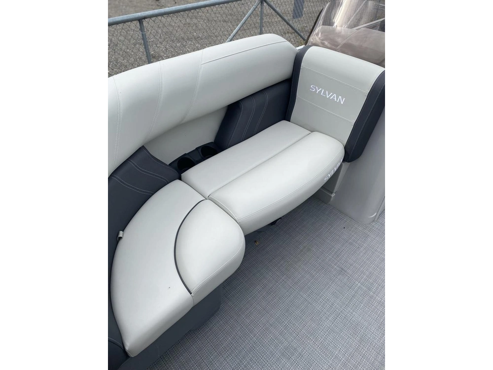 2024 Sylvan Mirage 820 Lz alt