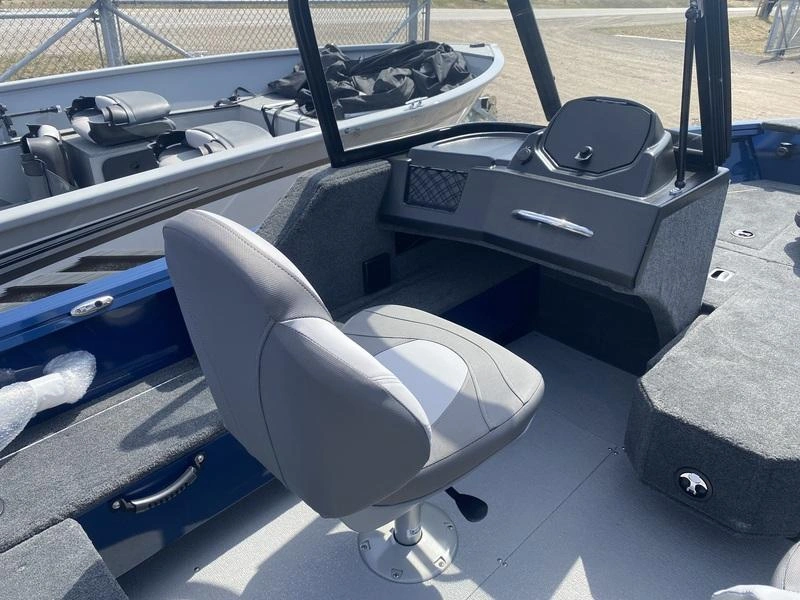 2025 Smoker-craft Excursion 166 Dc alt