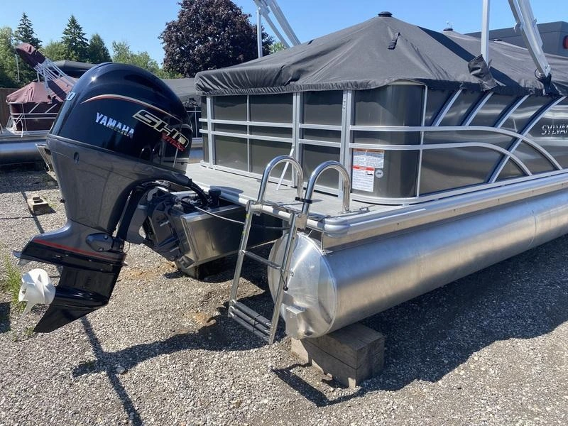 2025 Sylvan Mirage Cruise 820 Cruise alt