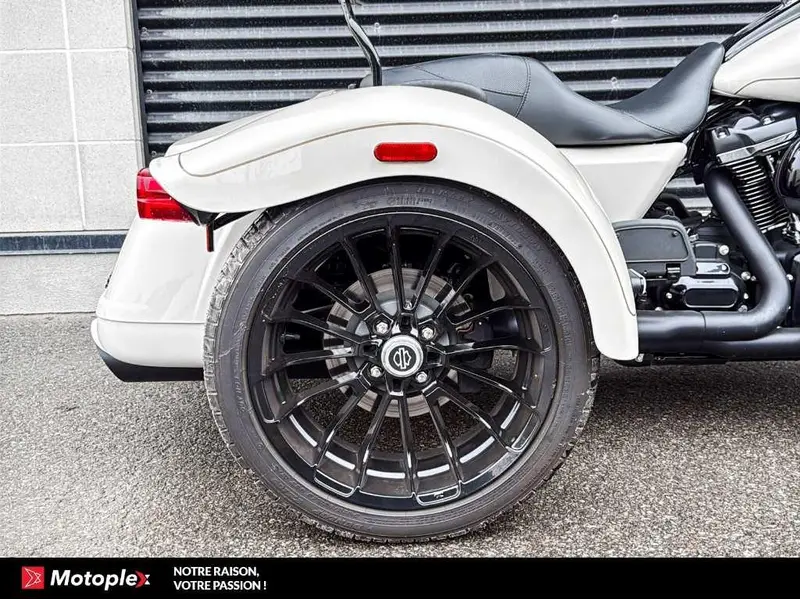Harley-Davidson FREEWHEELER flrt trike 2023