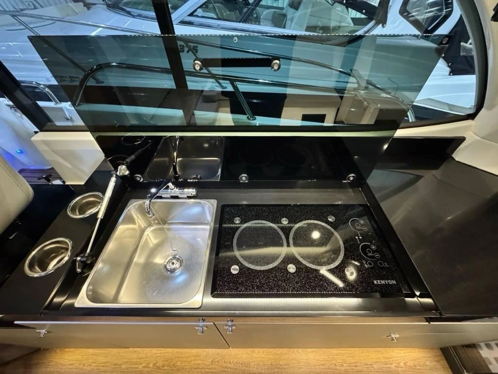 2022 Beneteau Antares 11 alt