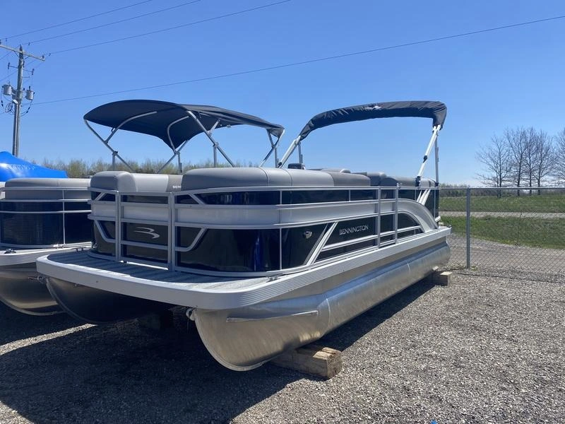 2025 Bennington Marine 18 Sl Bench alt