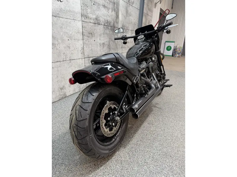 Harley-Davidson Fat Bob 114 FXFBS | Vance & Hines 2021