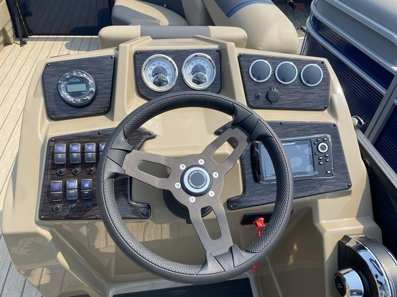 2023 Legend Boats E-series 21 Cruise Sport Pro alt