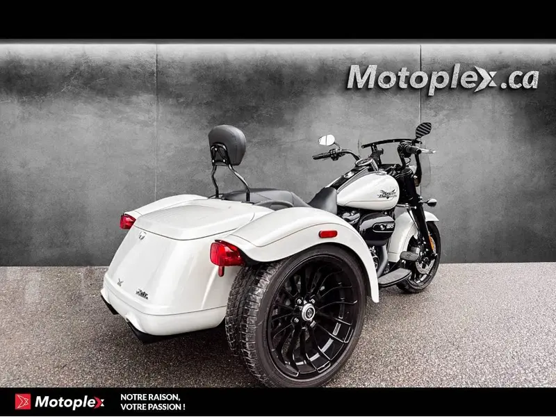 Harley-Davidson FREEWHEELER flrt trike 2023