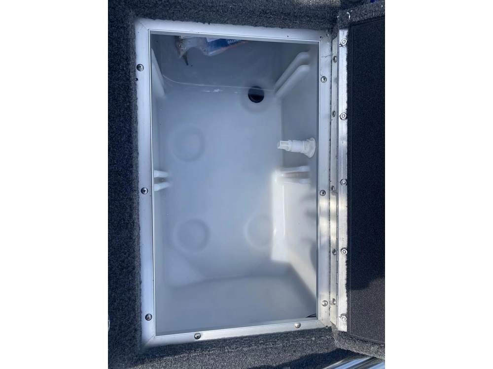 2025 Smoker-craft Excursion 166 Dc alt