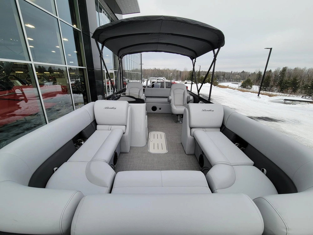 2023 Bentley Legacy 223 Swingback alt