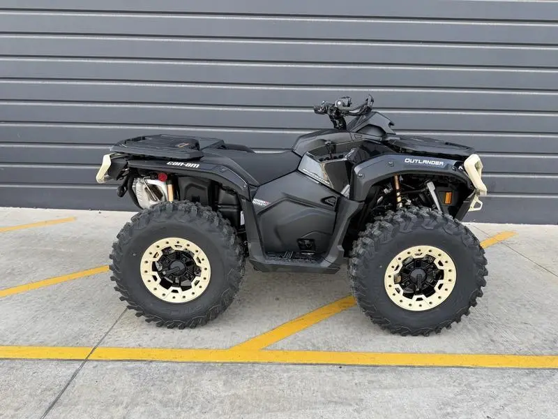 Can-Am Outlander Backcountry 1000R Stealth Black 2026