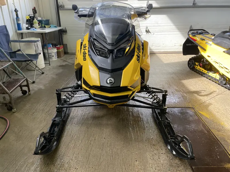 Ski-Doo MXZ Adrenaline 850 Etec 137" 2025