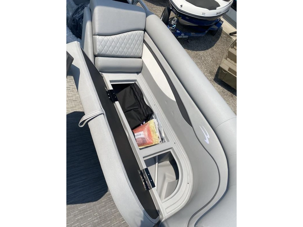 2023 Bennington Marine 20 Svsr alt