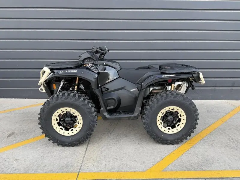 Can-Am Outlander Backcountry 1000R Stealth Black 2026