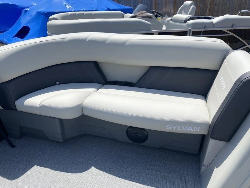 2025 Sylvan Mirage 818 Cruise alt