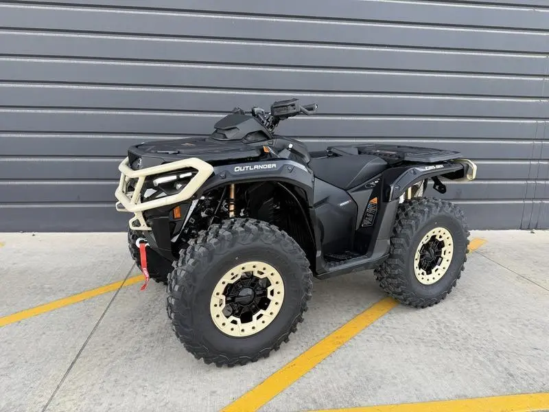 Can-Am Outlander Backcountry 1000R Stealth Black 2026